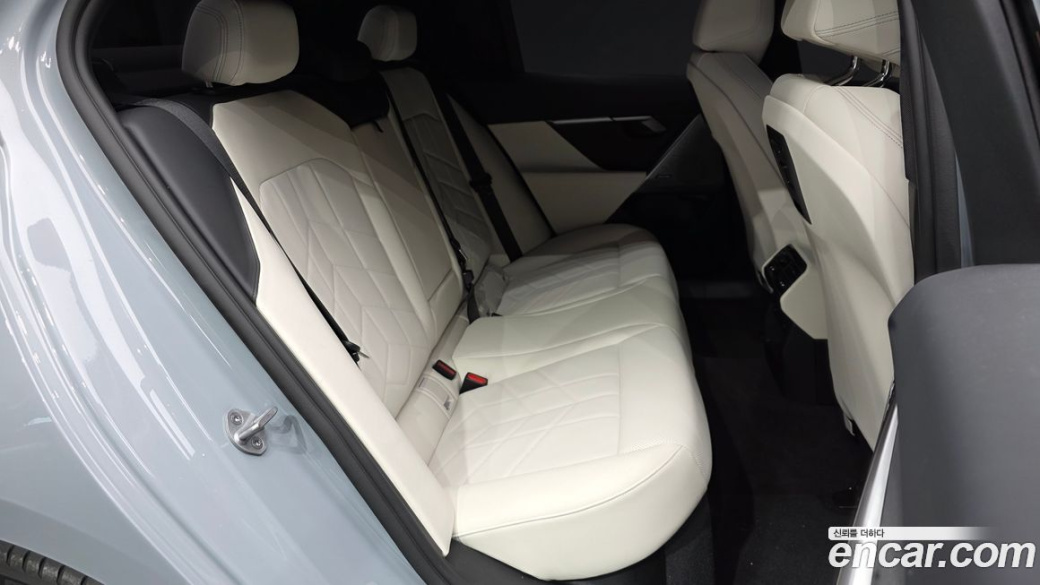 BMW 5-Series 520i M Sport, 2025