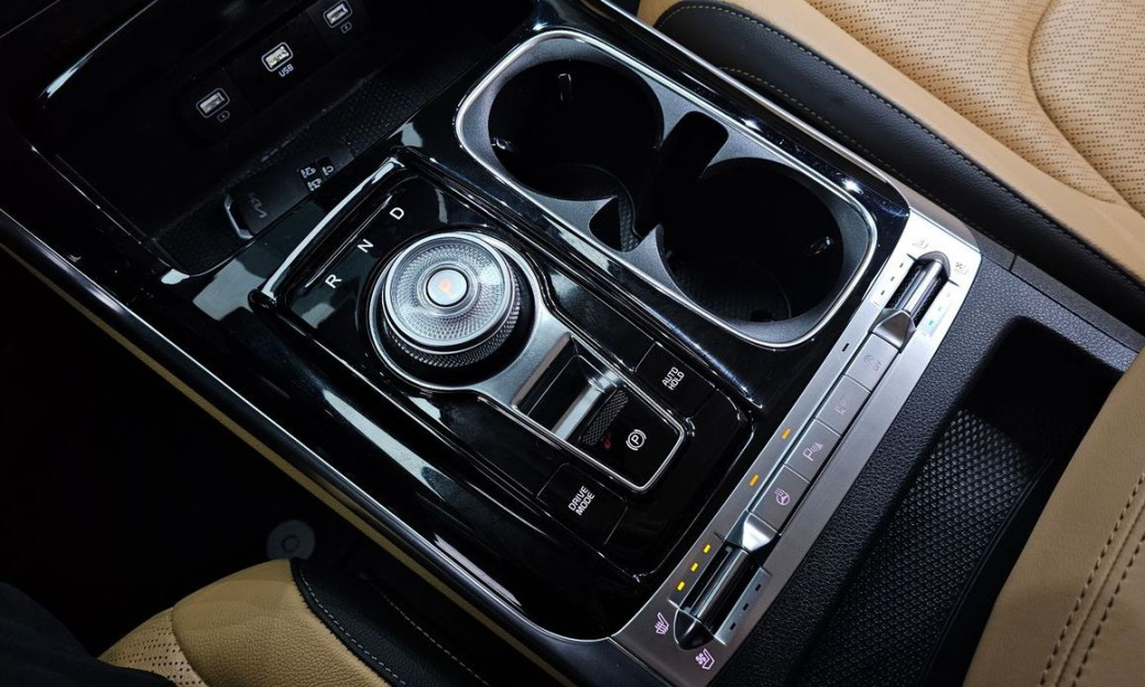 Kia Carnival 9-Seater Signature, 2023