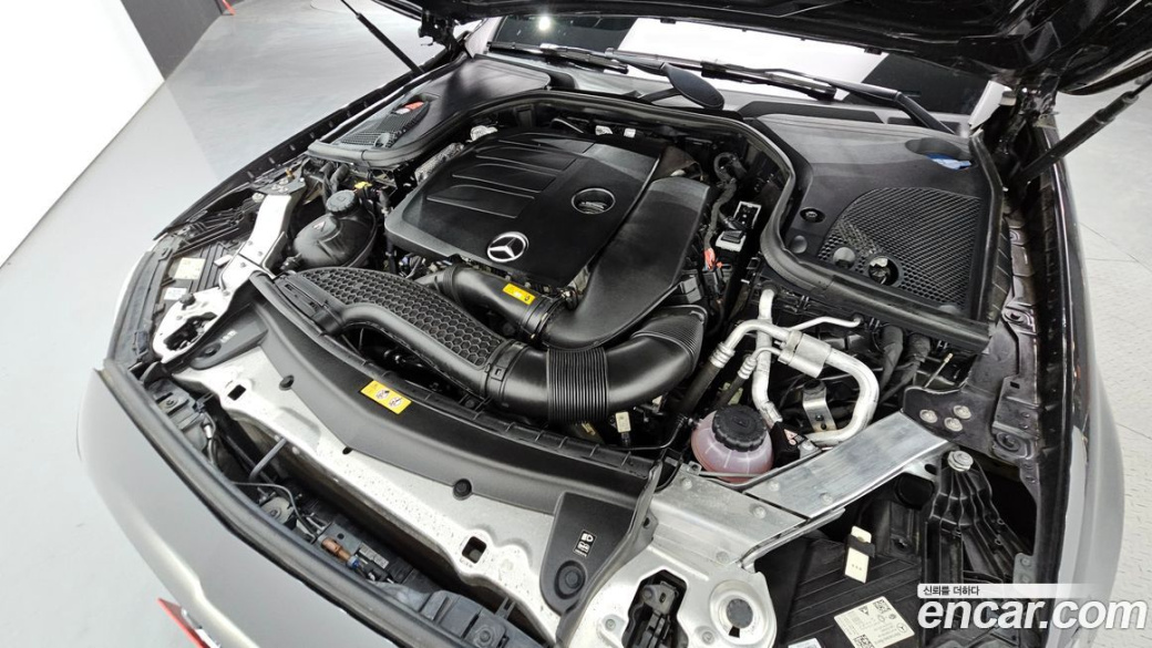 Mercedes-Benz E-Class E350 4MATIC AMG Line, 2021