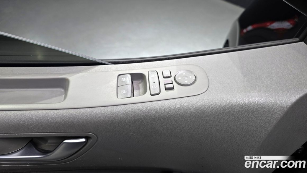 Hyundai Staria 4WD Lounge 9-Seater, 2023