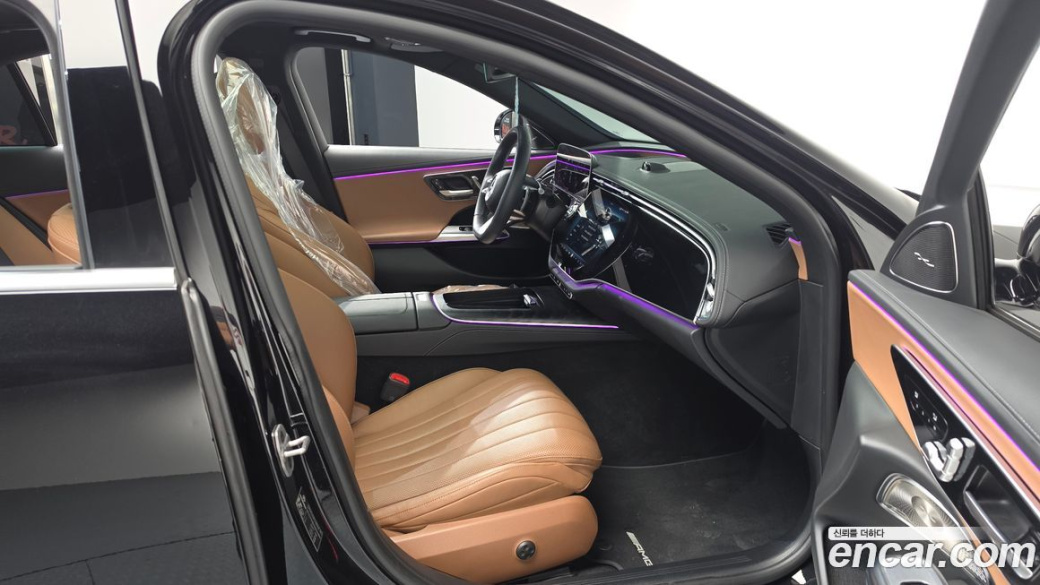 Mercedes-Benz E-Class E300 4MATIC AMG Line, 2024