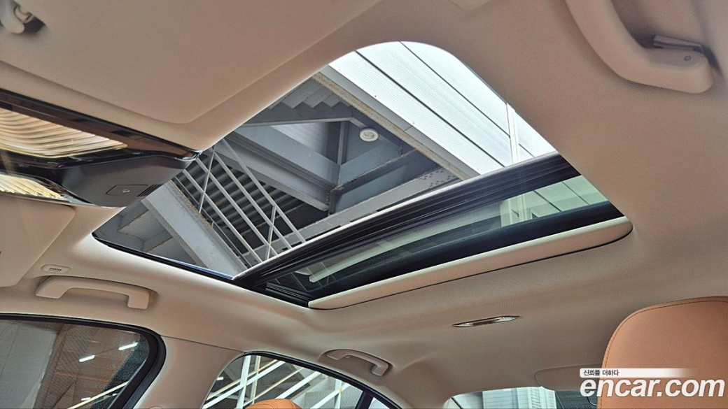 BMW 3-Series 320i, 2025