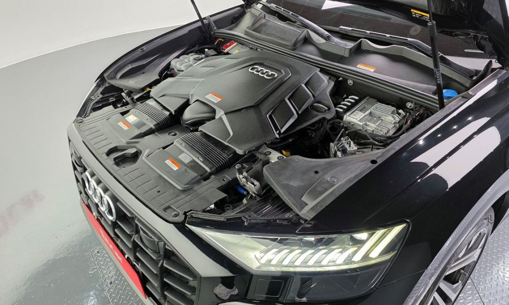 Audi Q8 55 TFSI Quattro Premium, 2023