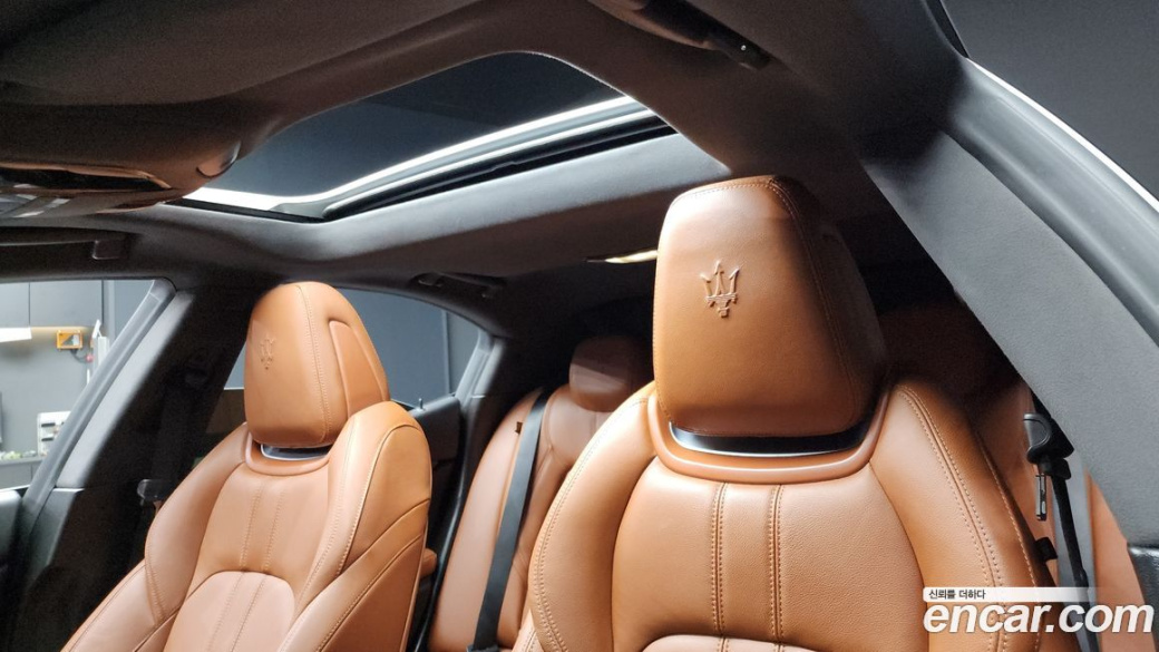 Maserati Ghibli 3.0 Modena, 2022