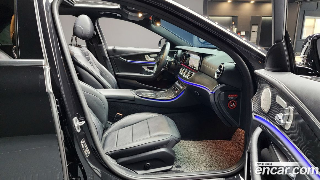 Mercedes-Benz E-Class E220d 4MATIC AMG Line, 2022