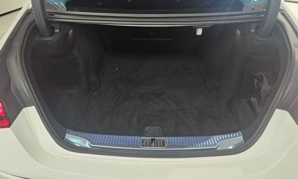 Mercedes-Benz S-Class S500L 4MATIC, 2025