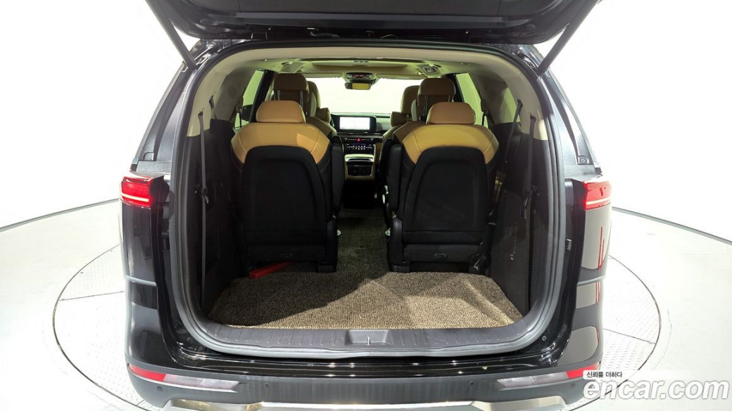 Kia Carnival 9-Seater Signature, 2023