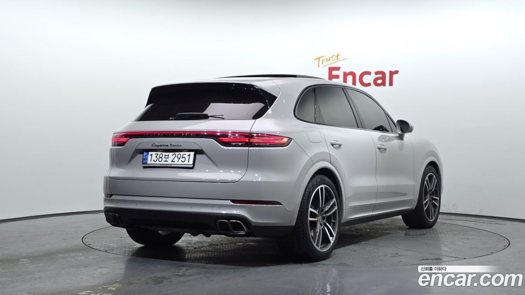 Porsche Cayenne 4.0 Turbo, 2022