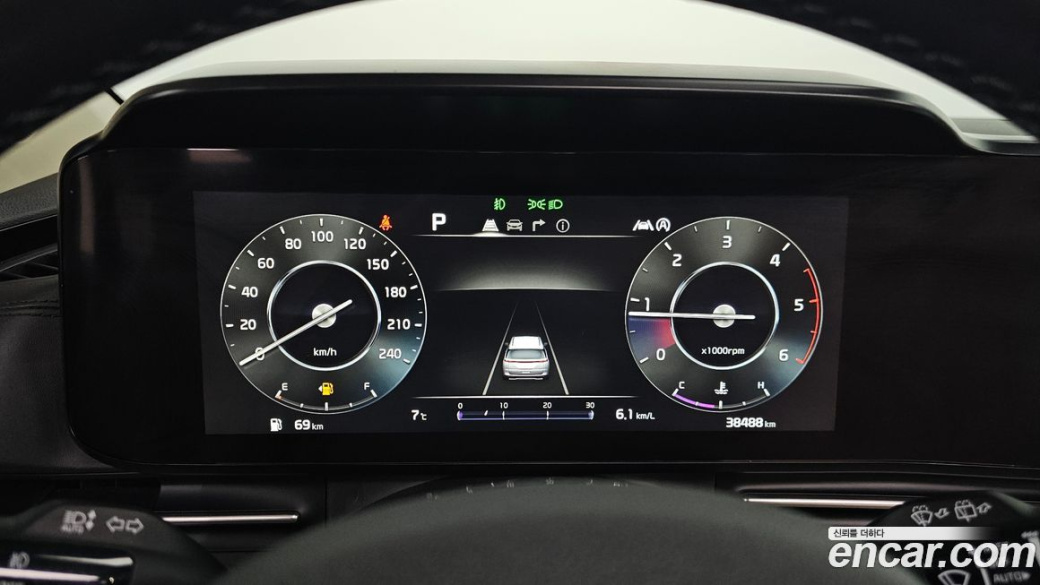 Kia Carnival 9-Seater Signature, 2022