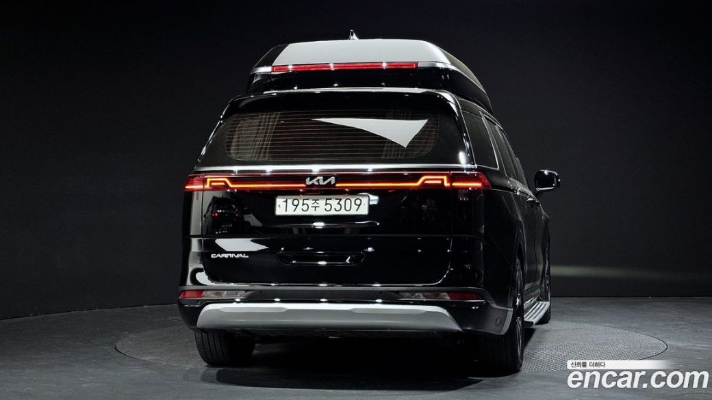 Kia Carnival 9-Seater Hi-Limousine, 2022