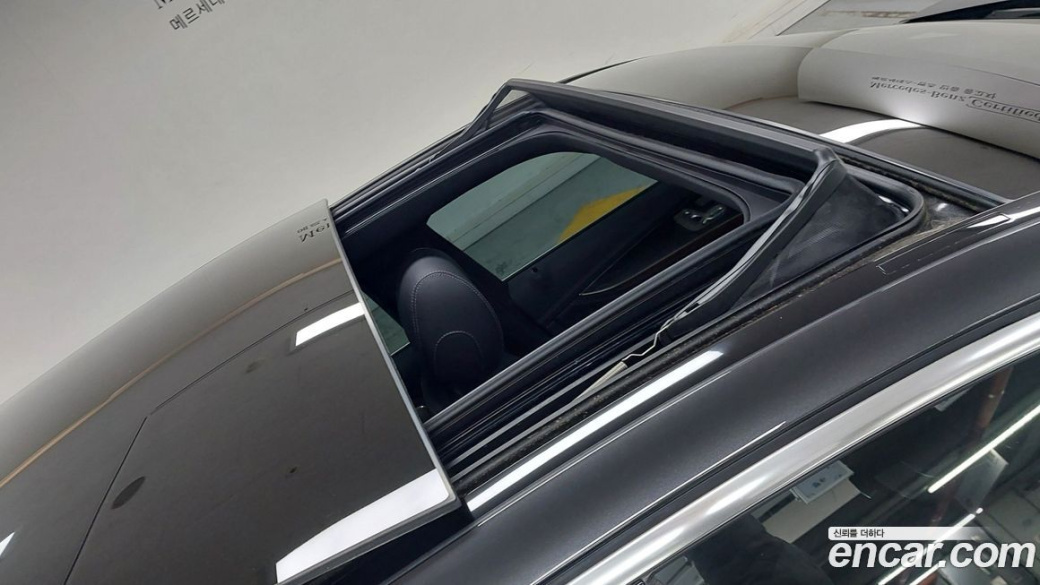 Mercedes-Benz E-Class E350 4MATIC AMG Line, 2022