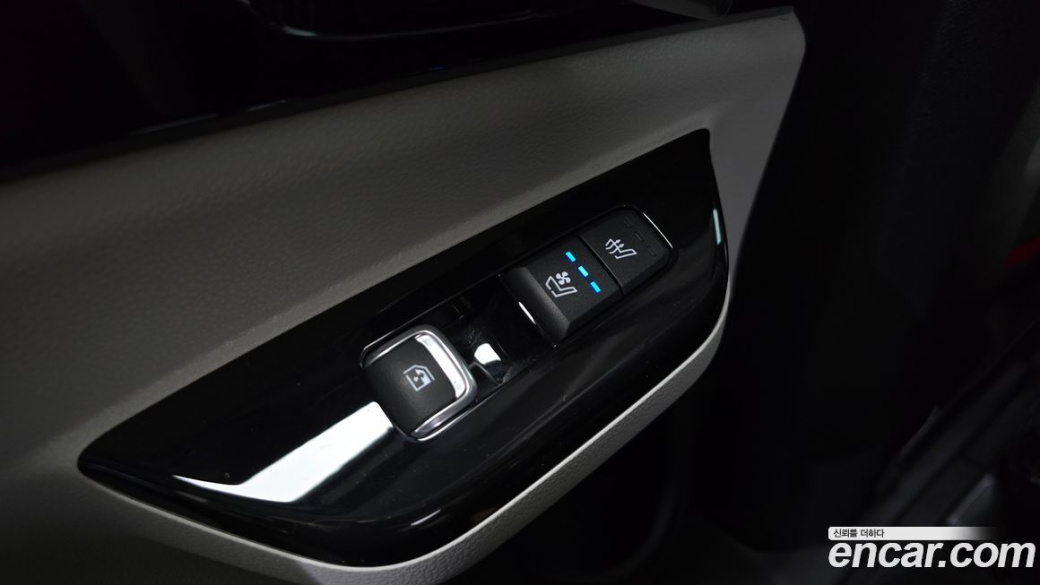 Kia Carnival 7-Seater Signature, 2023