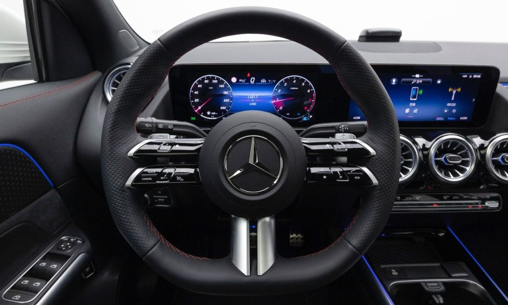Mercedes-Benz GLA-Class GLA250 4MATIC, 2025