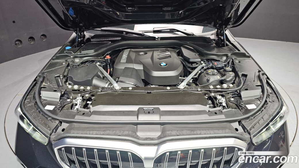 BMW 5-Series 520i M Sport, 2025