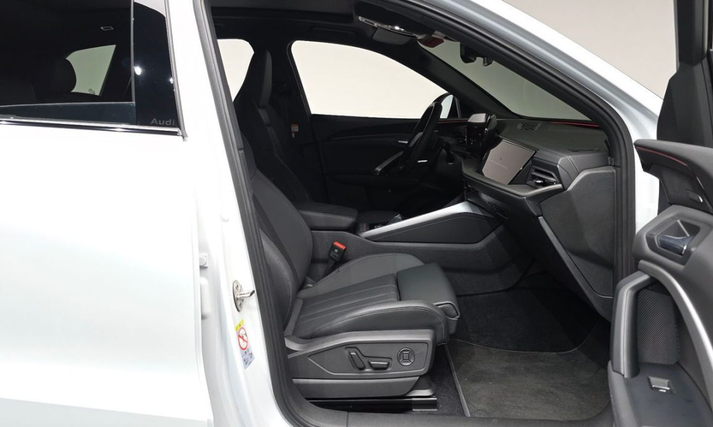 Audi Q5 45 TFSI Quattro S Line Black Ediiton, 2025