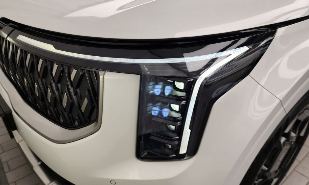 Kia Carnival 9-Seater Signature, 2025