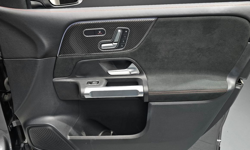 Mercedes-Benz GLB-Class GLB250 4MATIC, 2023
