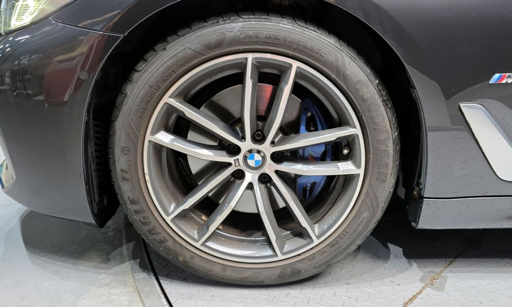 BMW 5-Series 520i M Sport, 2022