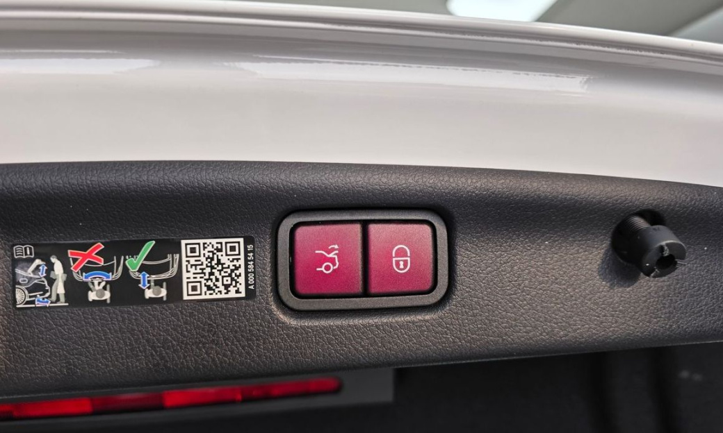 Mercedes-Benz C-Class C300 4MATIC Avantgarde, 2024