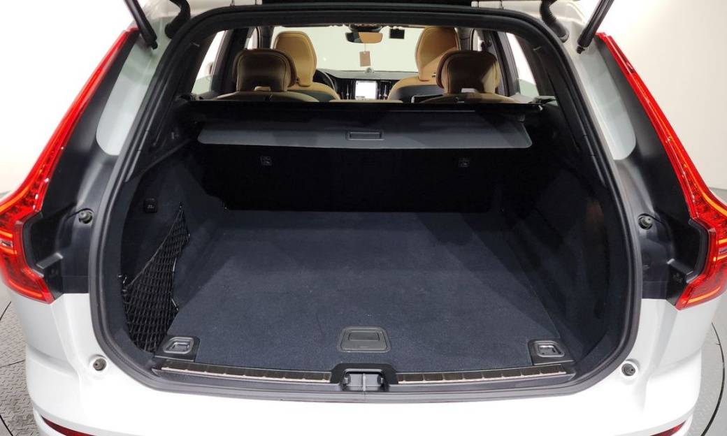 Volvo XC60 B5 Ultra Bright, 2025