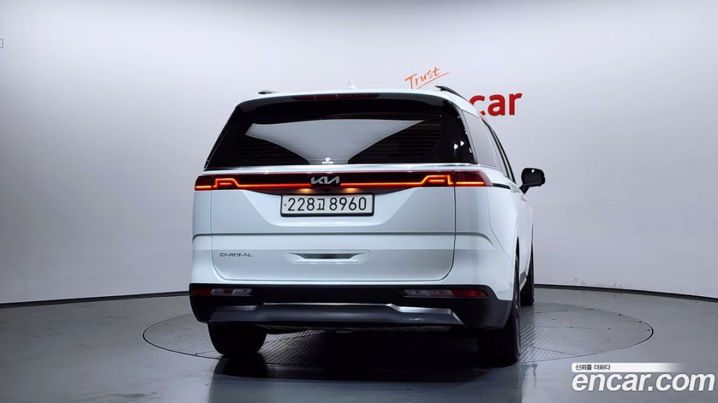 Kia Carnival 9-Seater Signature, 2023