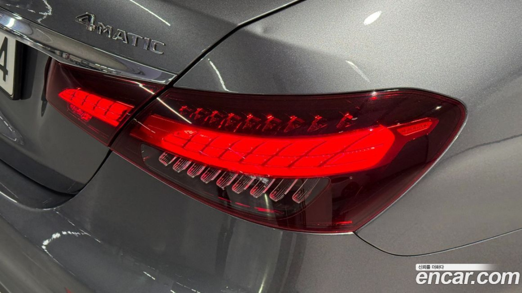 Mercedes-Benz E-Class E350 4MATIC AMG Line, 2022