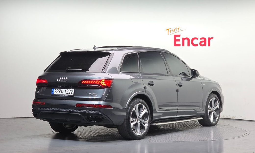 Audi Q7 55 TFSI Quattro Premium, 2022