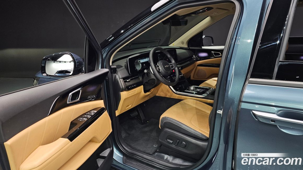 Kia Carnival 9-Seater Signature, 2023
