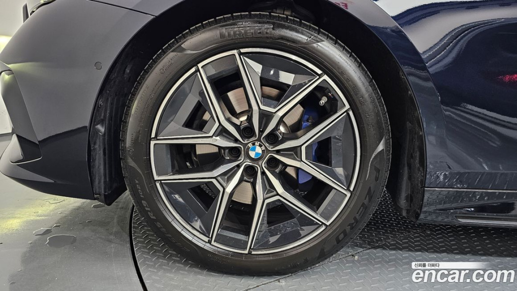 BMW 5-Series 520i M Sport, 2025