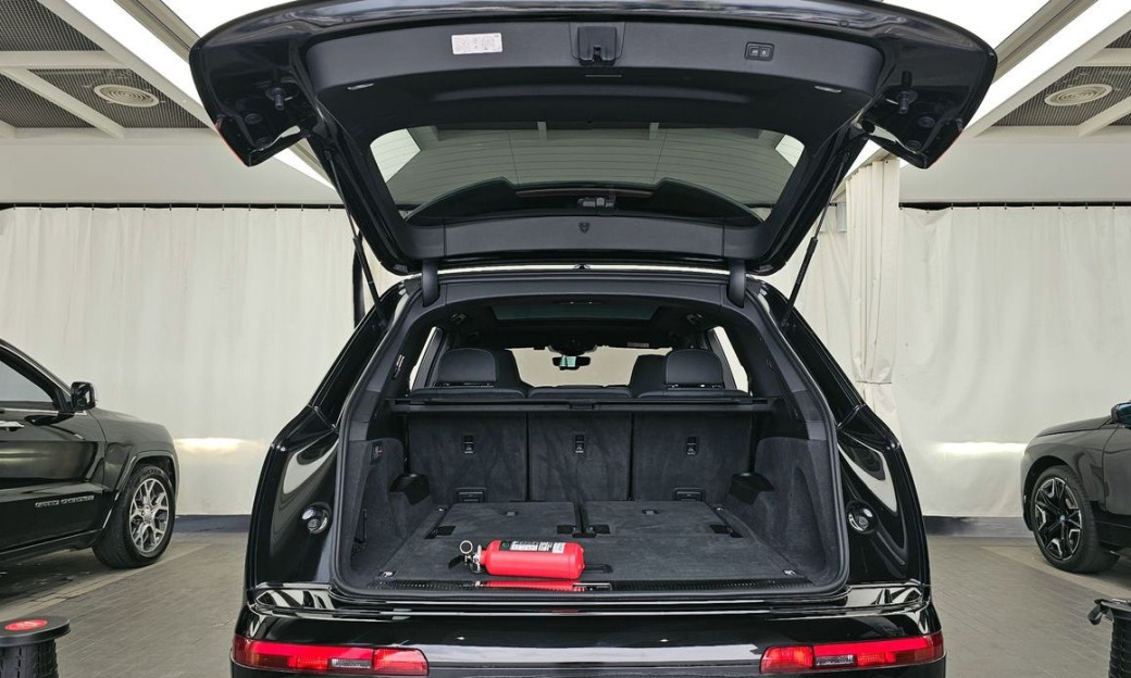 Audi Q7 55 TFSI Quattro Premium, 2025