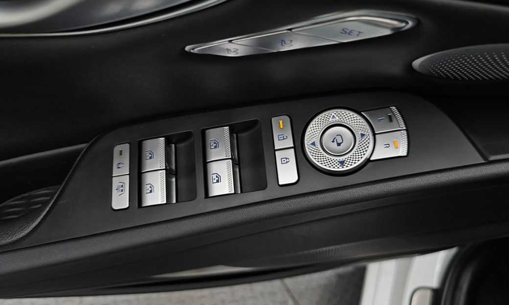 Genesis G80 Gasoline 2.5 Turbo AWD, 2025