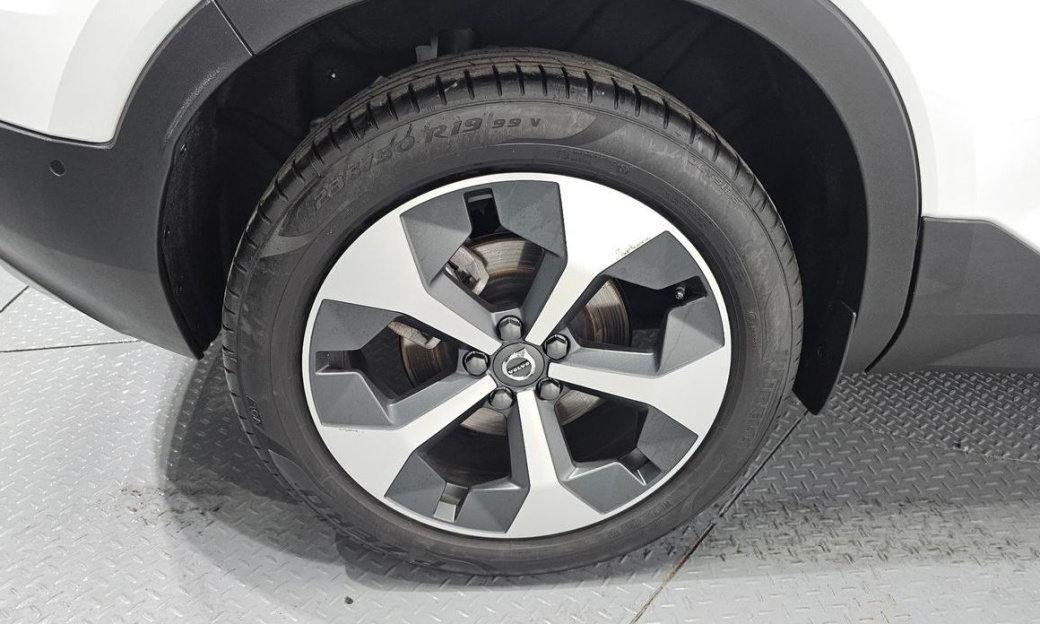 Volvo XC40 B4 Ultra Bright, 2025