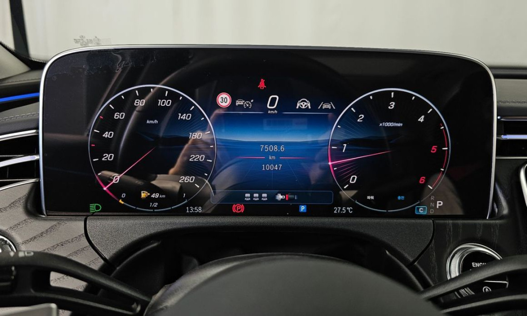 Mercedes-Benz E-Class E220d 4MATIC Exclusive, 2024