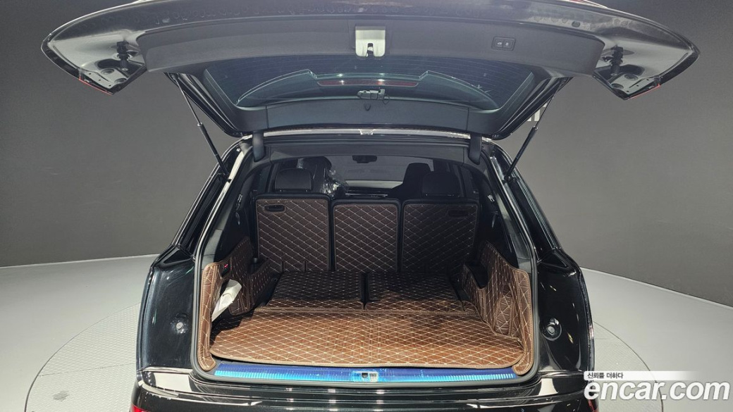 Audi Q7 55 TFSI Quattro Premium, 2023