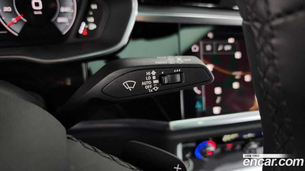 Audi Q3 35 TDI Premium, 2025