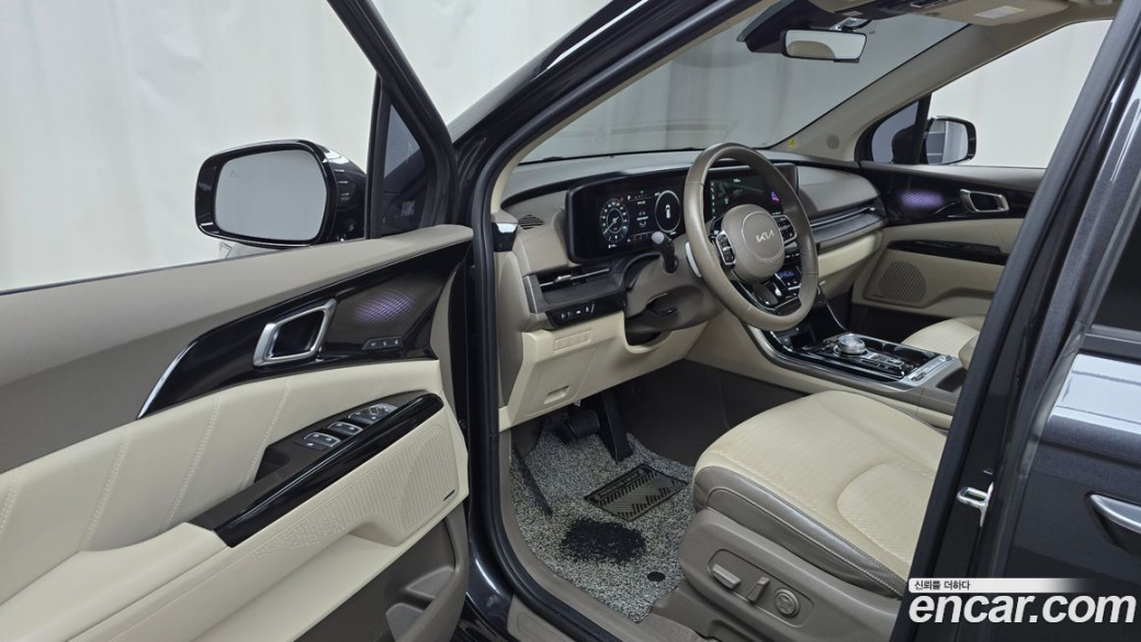 Kia Carnival 9-Seater Signature, 2023