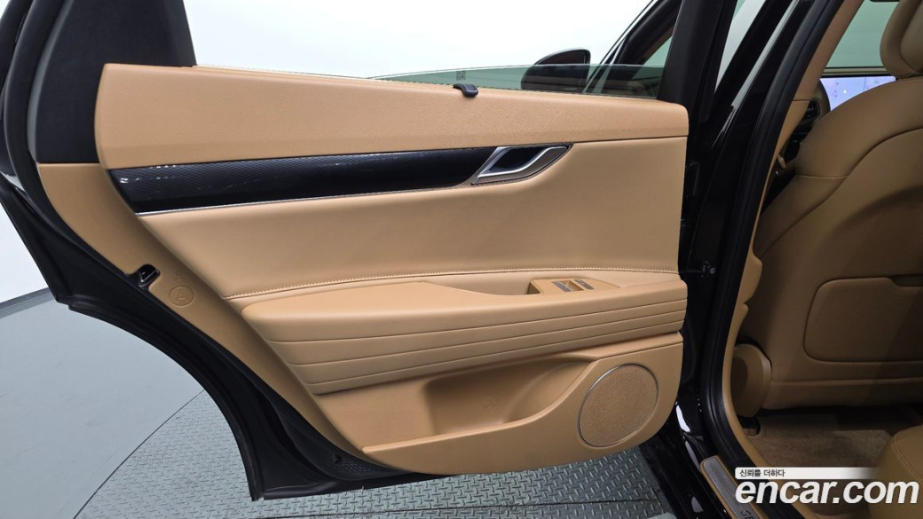Genesis G80 Gasoline 2.5 Turbo 2WD, 2025