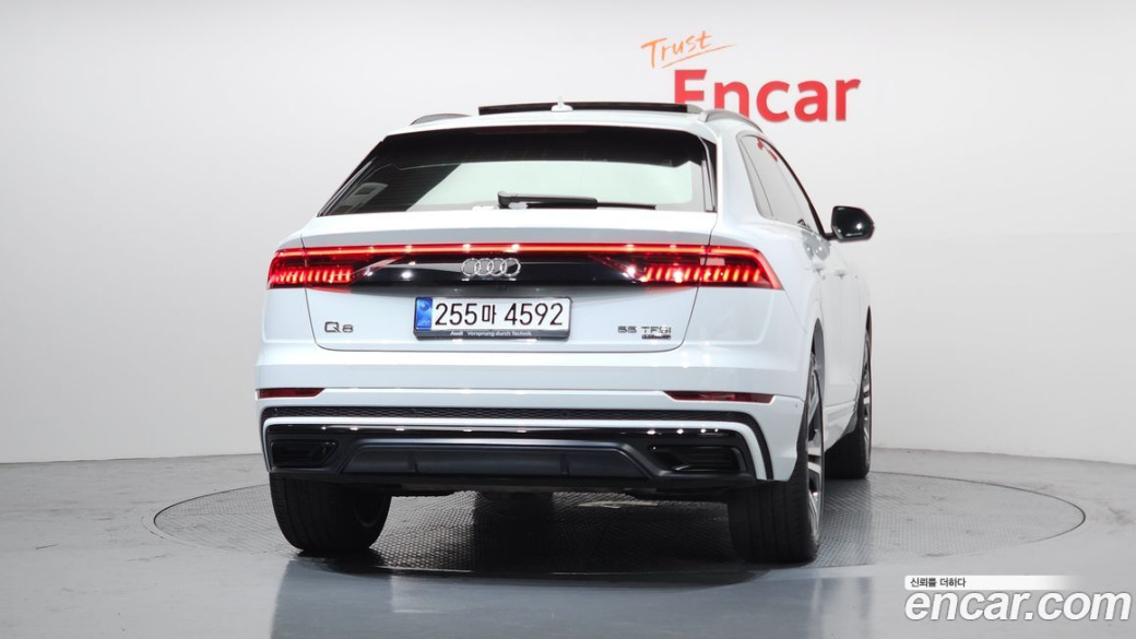 Audi Q8 55 TFSI Quattro Premium, 2023