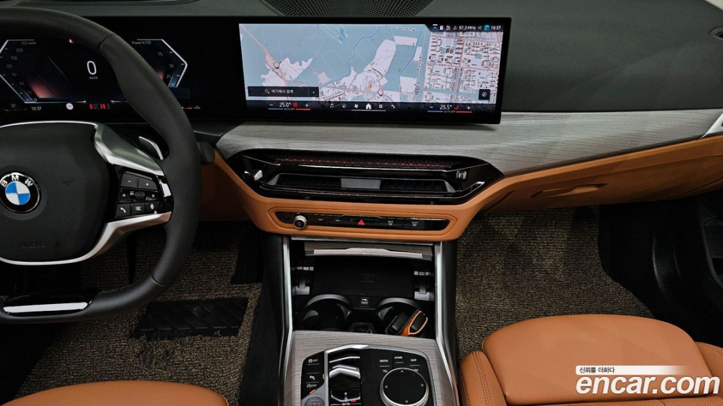 BMW 3-Series 320i, 2025