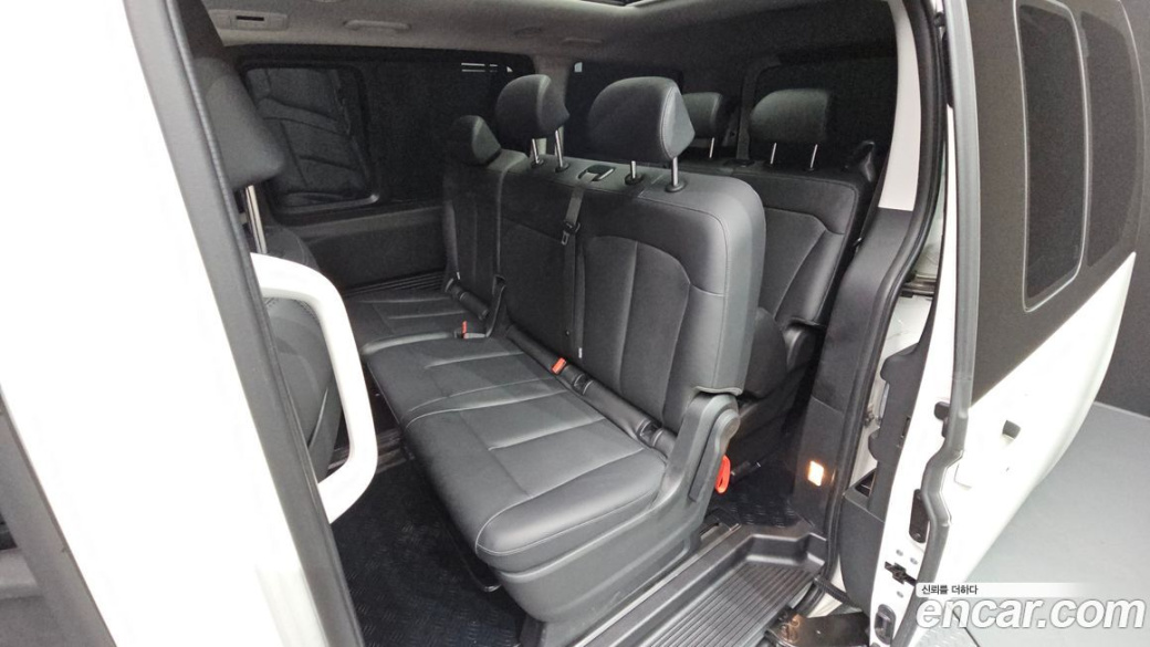 Hyundai Staria Tourer 9-Seater, 2024