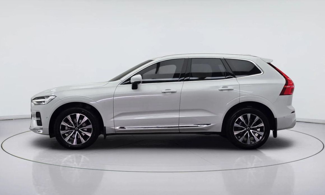 Volvo XC60 B5 Ultimate Bright, 2024