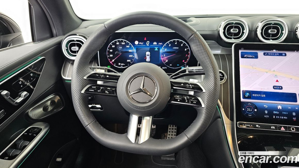 Mercedes-Benz GLC-Class GLC300 4MATIC AMG Line, 2025