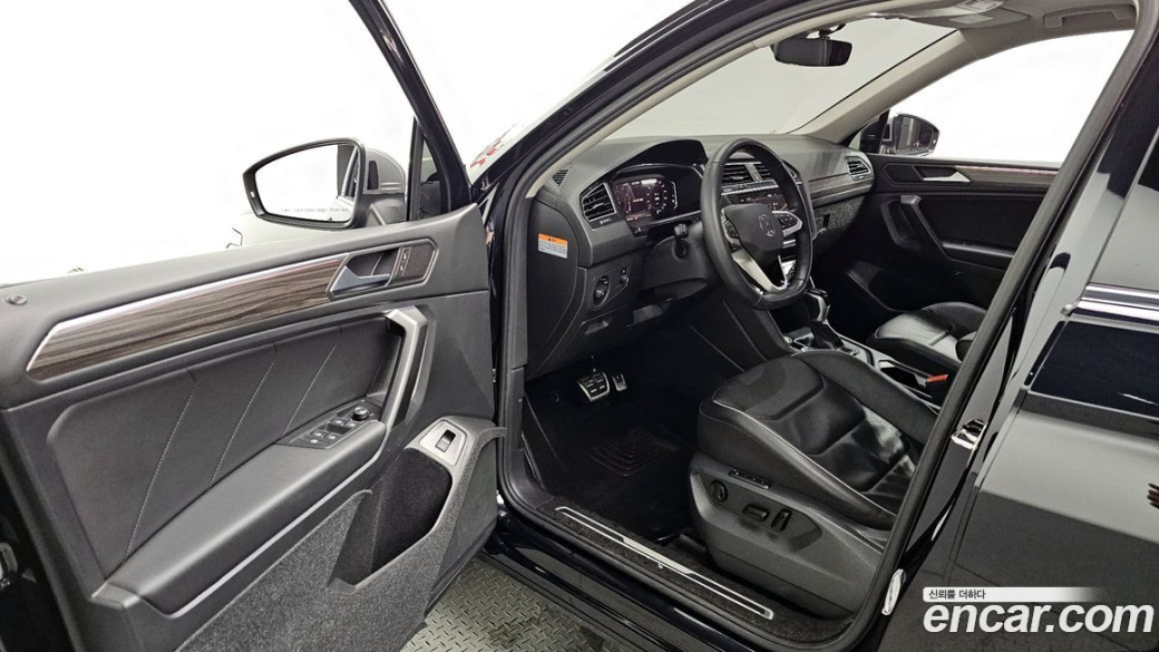 Volkswagen Tiguan 2.0 TSI Prestige, 2023