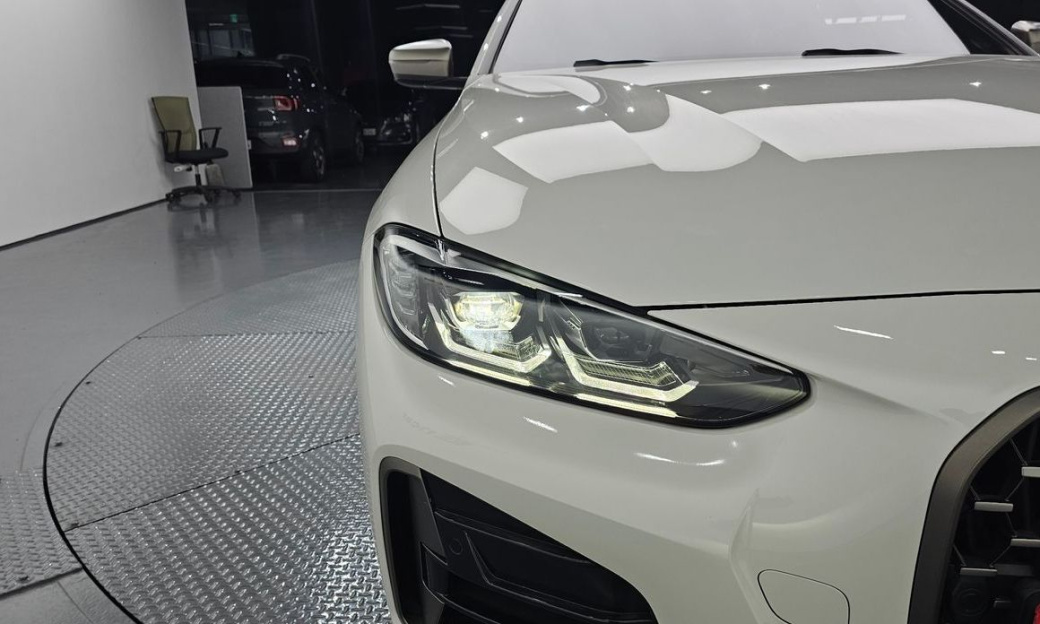 BMW 4-Series M440i xDrive Coupe, 2022