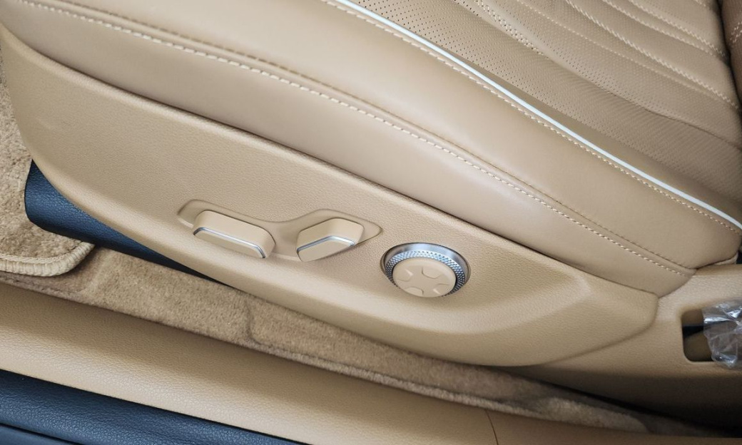 Genesis G80 Gasoline 2.5 Turbo AWD, 2025