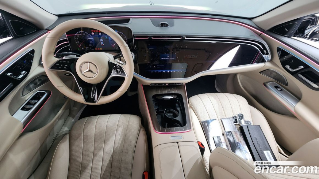 Mercedes-Benz E-Class E300 4MATIC AMG Line, 2024