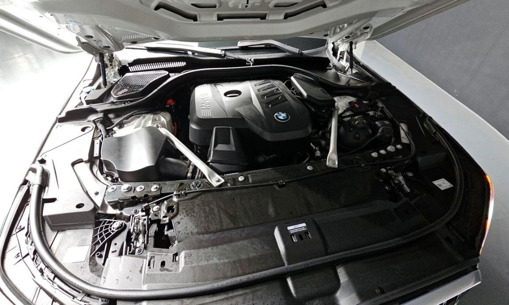 BMW 5-Series 530i xDrive, 2024