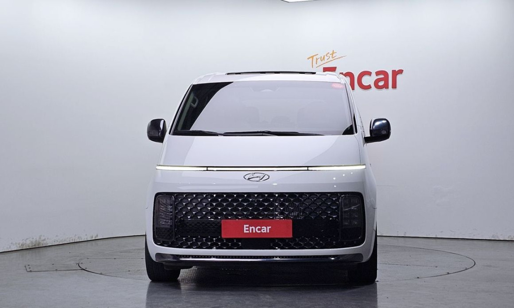 Hyundai Staria Lounge 9-Seater, 2022