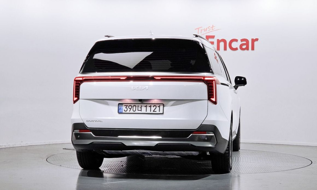 Kia Carnival 9-Seater Signature, 2025