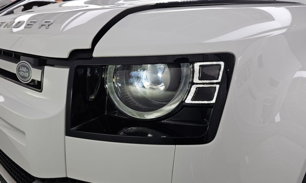Land Rover Defender 110 D300 HSE, 2023